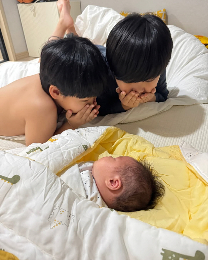 정주리, 5형제 합체에 거실이 좁네..."여섯째? 등본 다음장 넘기기 없…