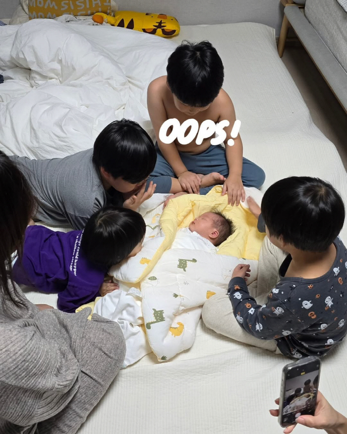 정주리, 5형제 합체에 거실이 좁네..."여섯째? 등본 다음장 넘기기 없…