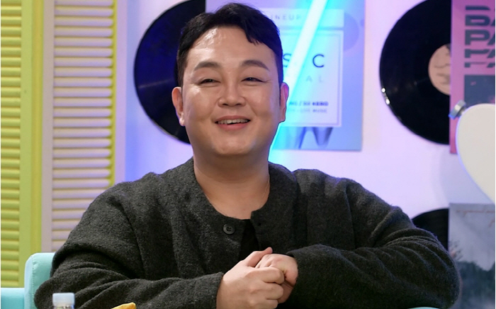 '무속인' 이건주 "죽을 것 같아 신내림..2026년 1월까지 풀부킹"(…