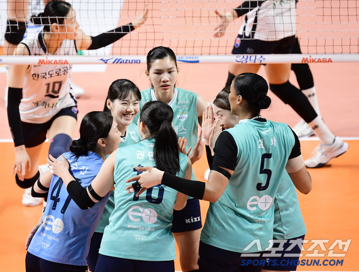 "실바 MVP를 위하여!" 14연패→봄배구 물건너간 '최하위' GS, 마…