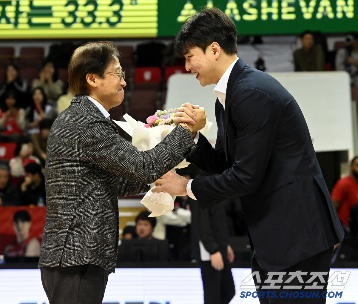 김종규 인사말에 짱삼이들 설레네, 정관장 입단식 가진 '국대 센터'[안양…