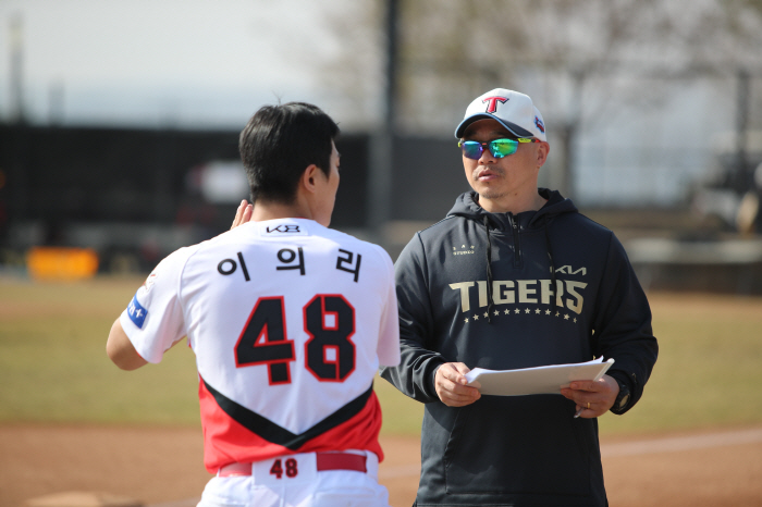 "올해도 우승할 거니까"…'155㎞' 타협 없다, KIA 좌완 파이어볼러…