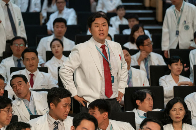 [SC줌人] 코믹-감동 넘나드는 열연 펼친 윤경호…'중증외상센터' 감초 …