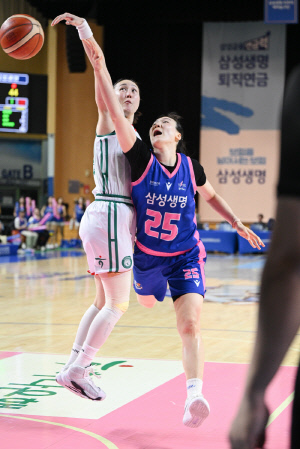 하나은행, 키아나 빠진 삼성생명 꺾고 7연패 탈출