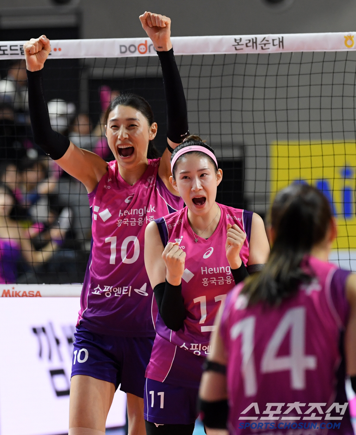 '동료 범실도 쿨하게' 배구여제 김연경 배포에 감동...1분 사이 천국과…