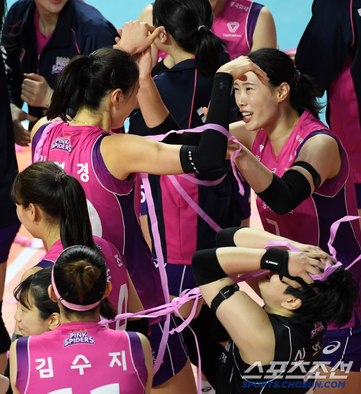 '동료 범실도 쿨하게' 배구여제 김연경 배포에 감동...1분 사이 천국과…