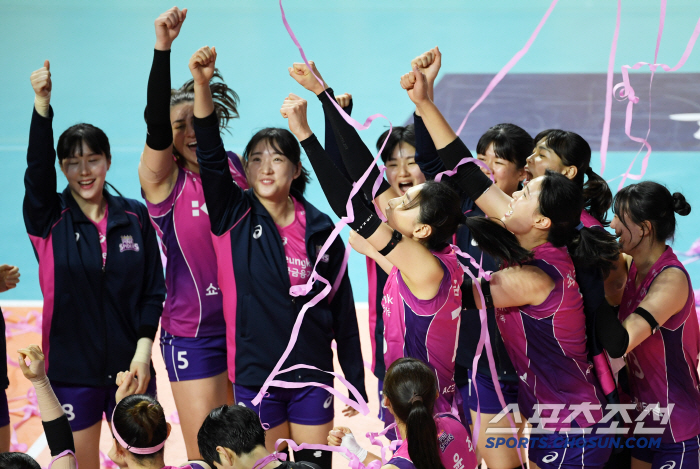 '동료 범실도 쿨하게' 배구여제 김연경 배포에 감동...1분 사이 천국과…