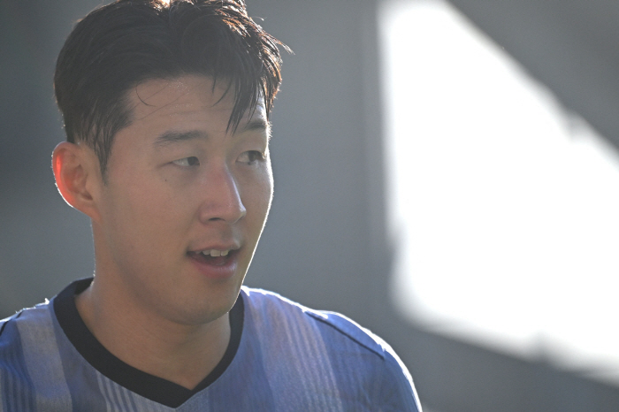 환상 코너킥+환상 스루패스! 토트넘 구한 손흥민, 공격진 최고 평점! '차이 만든 선수' 英언론도 '특급 칭찬'...토트넘, 브렌트포드에 2-0 승
