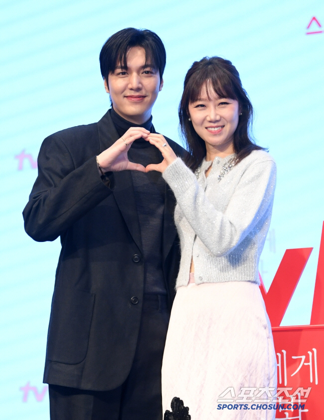 공효진, ♥이민호와 '우주 뜨밤' 보내고도 밀어내기.."손님하고 끝"('…