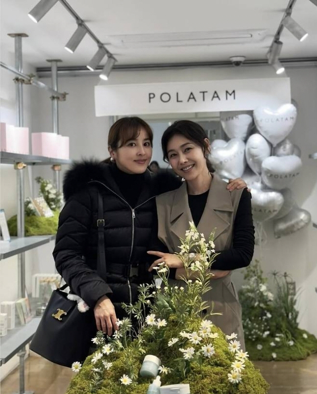 [SCin스타] '기성용♥' 한혜진, 박탐희와 럭셔리 투샷…시선 강탈 패…