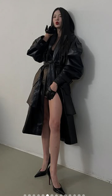 장재인 또 벗었다! 비앙카 올누드만큼 충격 '무보정 파격 누드룩'