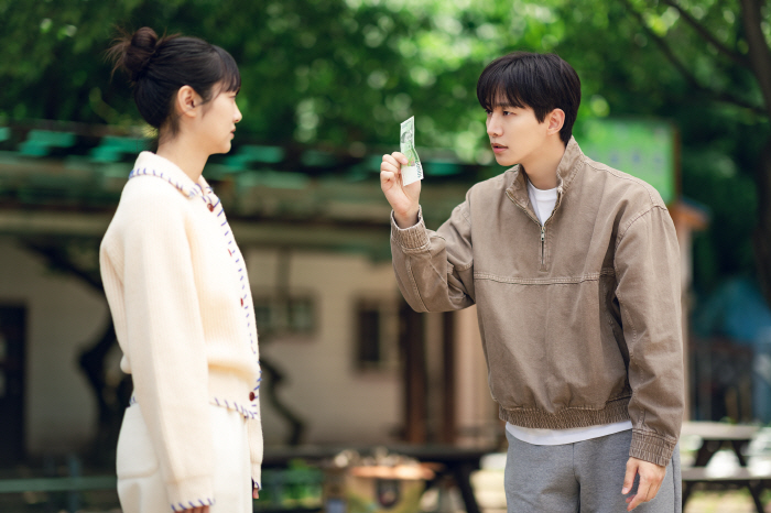 [공식] '오징어 게임3'→아이유·박보검·이준호..넷플릭스, 2025년 …