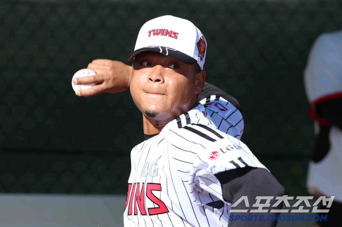 최고 152km인데 벌써 147km까지 쏘다니... 투혼의 '엘동원' 성…