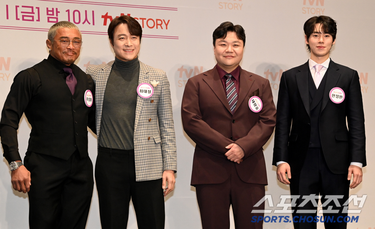 [포토] 추성훈 최대철 태항호 한정완, 잘생긴 트롯에 도전