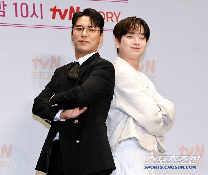 [포토] 잘생긴 트롯의 장민호와 이찬원