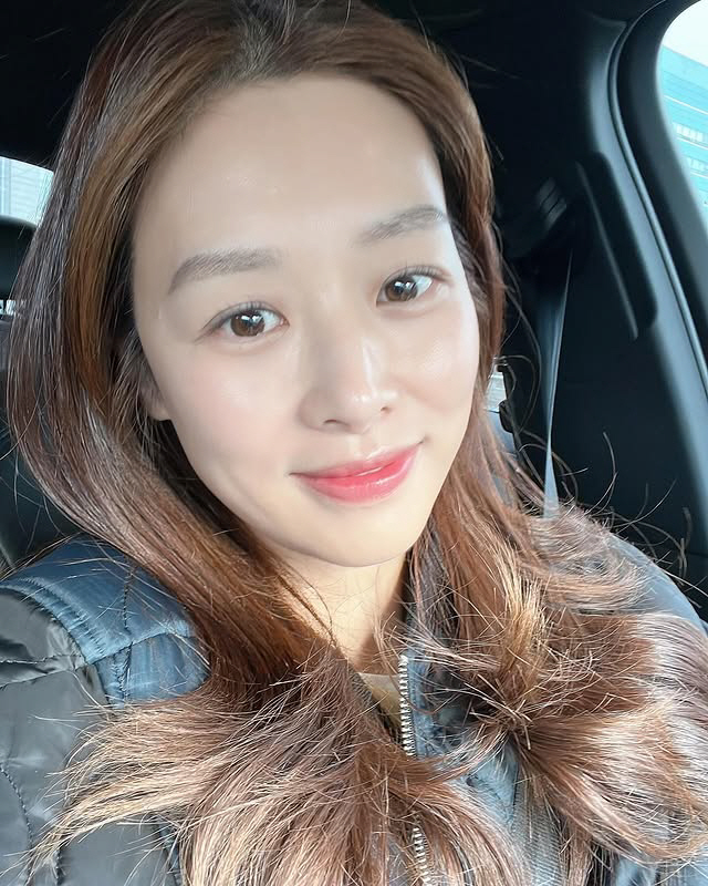 장신영, 강경준 불륜 논란 딛고 복귀..돌아온 청순美