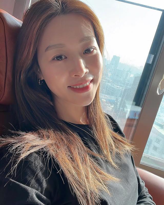 장신영, 강경준 불륜 논란 딛고 복귀..돌아온 청순美
