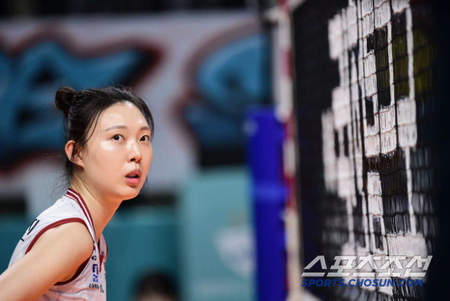 '양효진 푹 쉬어!' 현대건설, IBK 3대1 제압…역전 1위 포기 안 …