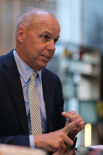 (서울=연합뉴스) 류효림 기자 = 브라이언 힌드먼 블루오션 최고경영자(CEO)가 지난 4일 오후 서울 여의도 페어몬트 앰배서더 호텔에서 연합뉴스와 인터뷰하고 있다. 2025.2.5 ryousanta@yna.co.kr