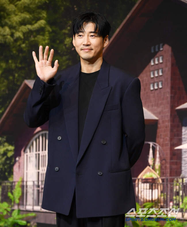 '연매출 300억대 CEO' 윤계상 아내 때문에 팬들 오열..."찐의 권…