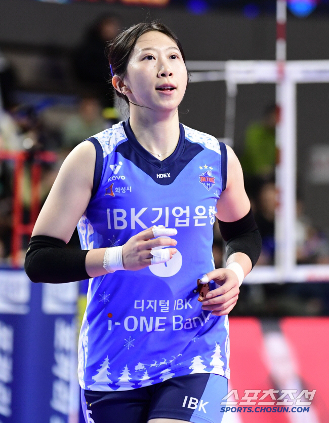 "중국 가겠다" 너무도 강경했던 천신통…위기의 IBK 오죽했으면, 19살 신인까지 썼을까