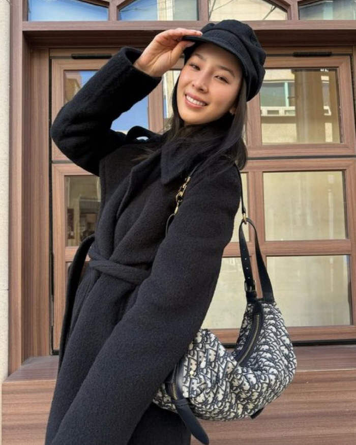 [SCin스타] 결혼 D-100일 앞두고 파격 자태 선보인 아이린, 치명…