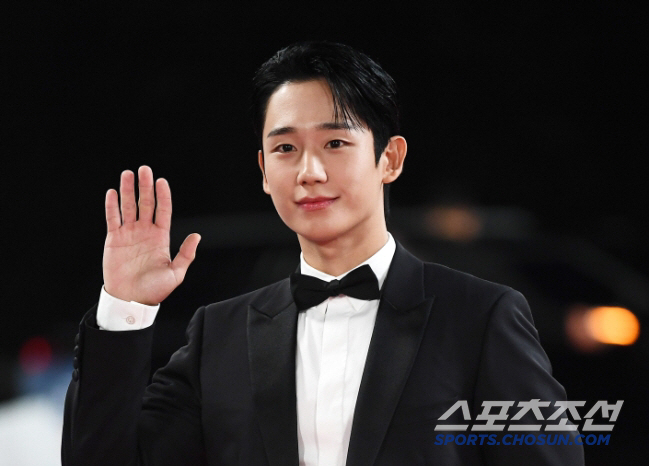 [공식] 정해인, 日인기 뜨겁네..국민 토크쇼 '테츠코의 방' 녹화 완료