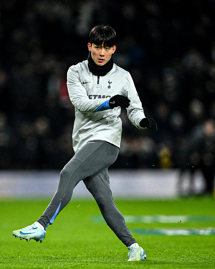 '2경기 연속 출전' 양민혁, 홈데뷔전에서 '미친 압박' 과시..QPR,…
