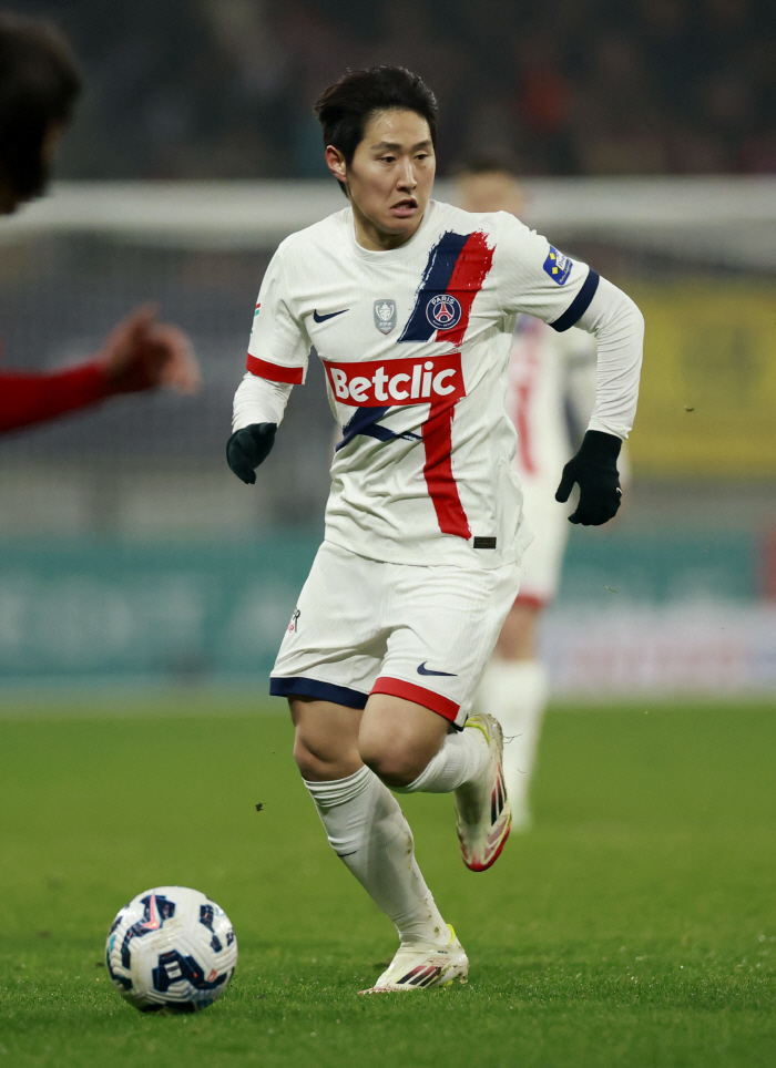 '패스 성공 95%+풀타임' 이강인 미친 존재감, PSG FA컵 16강행…