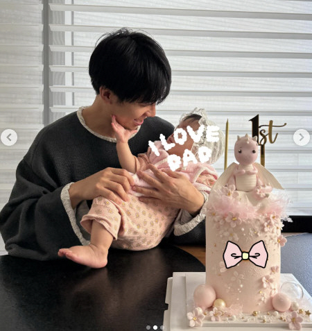 이승기, '딸바보' 다 됐네…♥이다인과 소소한 첫돌 파티 "나의 작은 천…