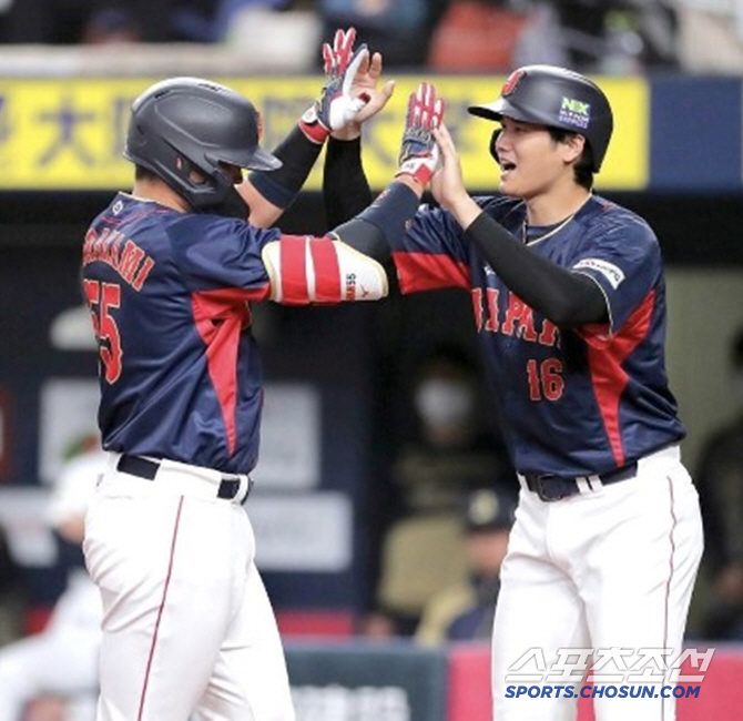 2군 캠프까지 145km 달려간 대표팀 감독, 괴물타자 "ML 진출해도 내년 WBC 출전" 화답[민창기의 일본야구]