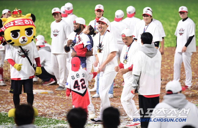재계약 불발→가족 때문에 대만행 거절? KBO 복귀는 가능…단, 지금은 …