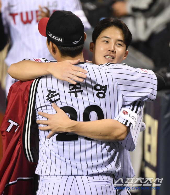 작년 후반기 국내 ERA 1,2위가 한팀에... 70억 FA 보내고도 최…