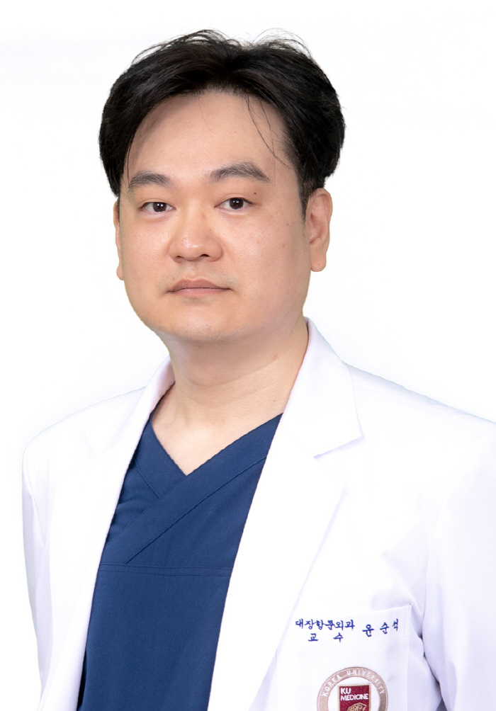 앉지도 걷지도 못할 만큼 붓고 아픈 '복잡치루', 치료법은?