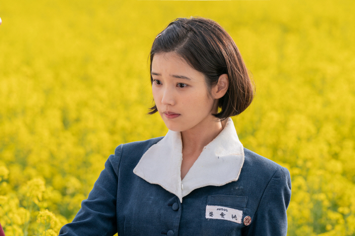 박보검x아이유, '풋풋' 교복 데이트 포착...청춘 케미 그 자체 ('폭…