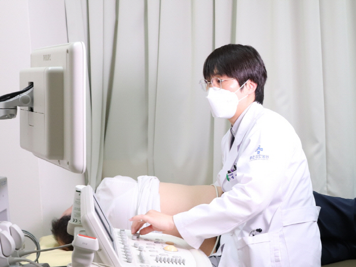 겨울철 심장마비 주의…쥐어짜는 듯한 고통 '협심증' 대처는?