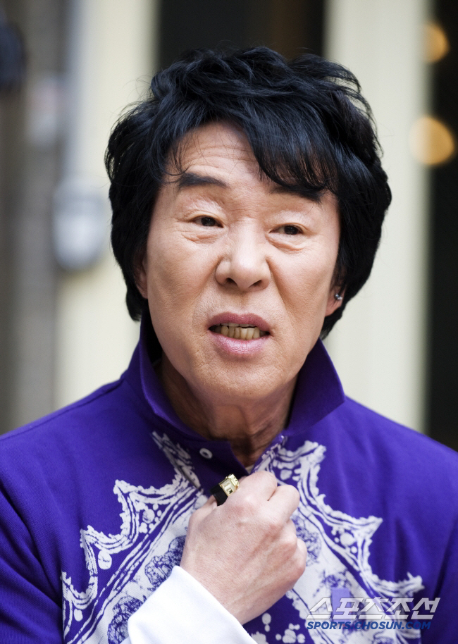 [종합] "응급실서 심장마비 사망"…'트로트 사대천왕' 송대관, 차표 한…