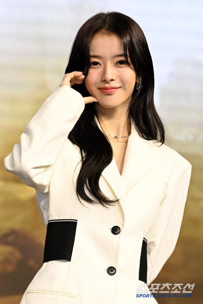 [단독] 'MZ여신' 노정의 차차기작까지 뜨겁다..'우주를 줄게' 주인공