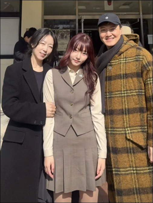 '해린 닮은꼴' 정웅인 딸 소윤, 예원학교 졸업…'미술 엘리트'의 아이돌…