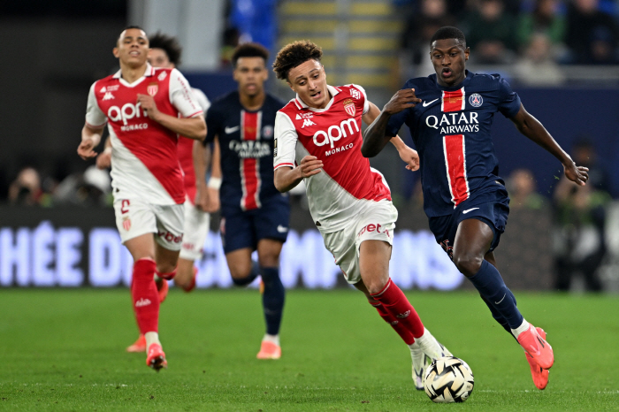 "강인이형, 우리 오래 갑시다" PSG 초핵심 풀백, 5년 재계약 발표 …
