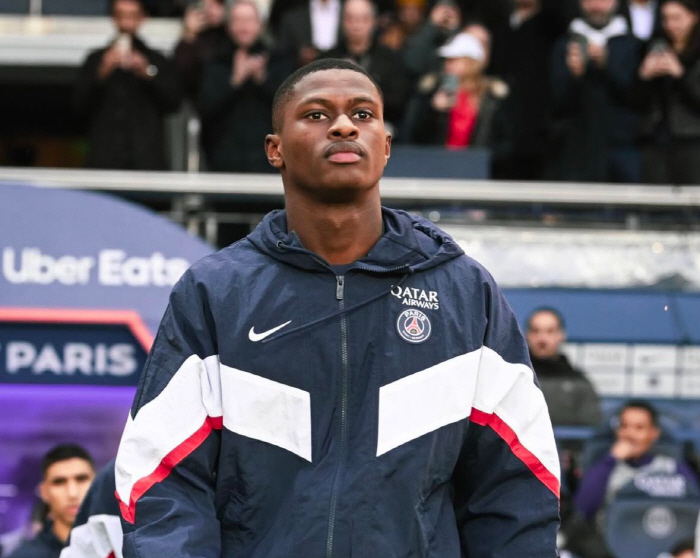 "강인이형, 우리 오래 갑시다" PSG 초핵심 풀백, 5년 재계약 발표 …