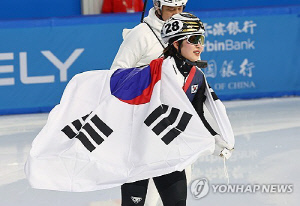 김길리, 하얼빈 AG 쇼트트랙 여자 1,500ｍ 우승…한국 첫 2관왕