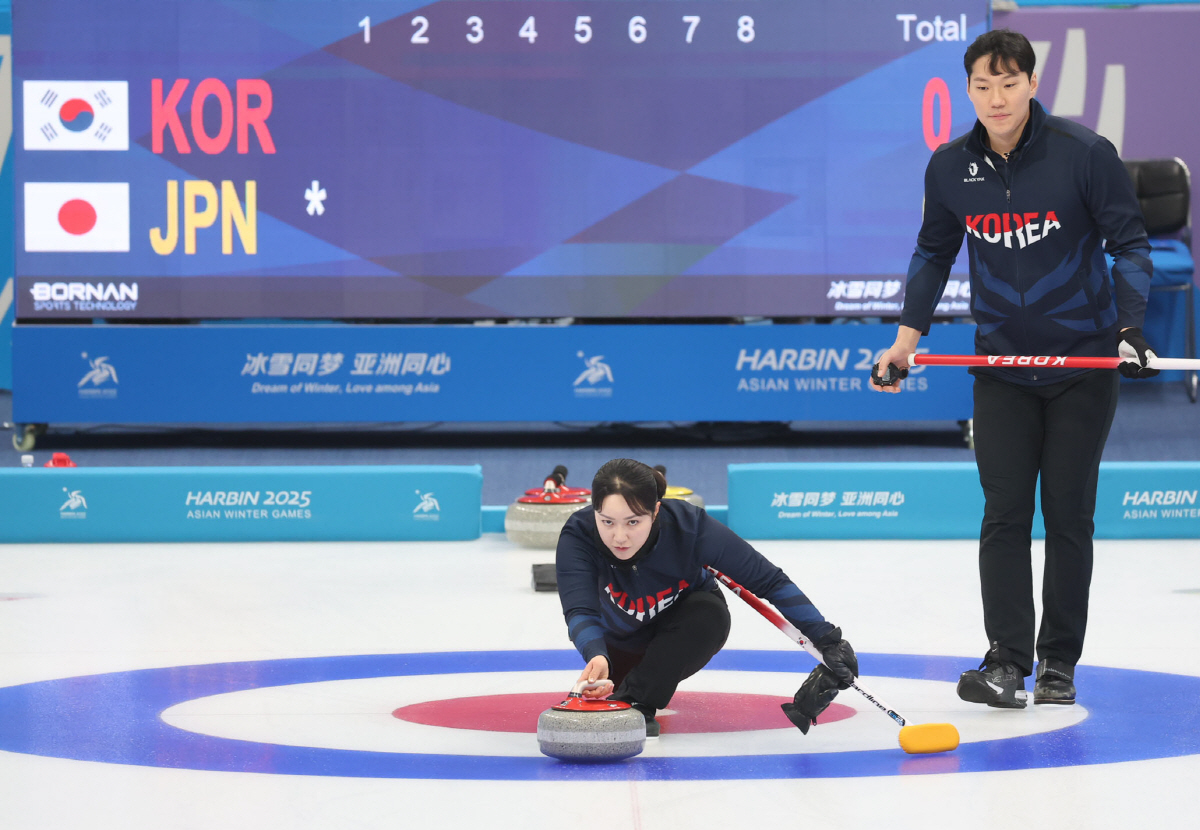 "포기 모르는 안중근 정신,졌잘싸!" 韓컬링 믹스더블,亞1위 日과 초접전…