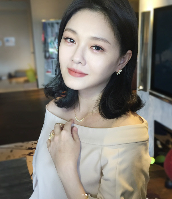 "故 서희원 돈벌이로 이용" 라방으로 2억 번 전남편·시모, SNS 무기…
