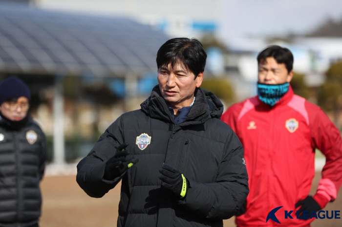 '다시 도전자' 정정용 김천 상무 감독 "우리는 늘 강등권, 목표는 파이…