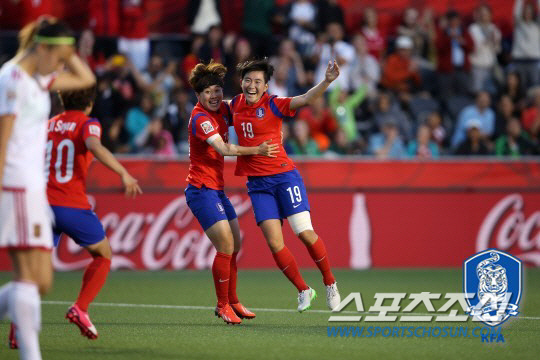 '축구여신'이민아,오타와 이적...추효주와 한솥밥 'AGAIN 오타와 미…