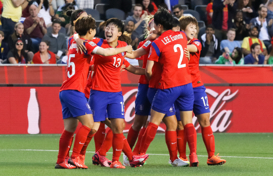 '축구여신'이민아,오타와 이적...추효주와 한솥밥 'AGAIN 오타와 미…