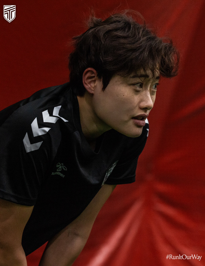 '축구여신'이민아,오타와 이적...추효주와 한솥밥 'AGAIN 오타와 미…