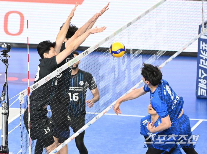 이럴수가. 1,2위가 무려 19점차. 현대캐피탈 사상 첫 5라운드 中에 …