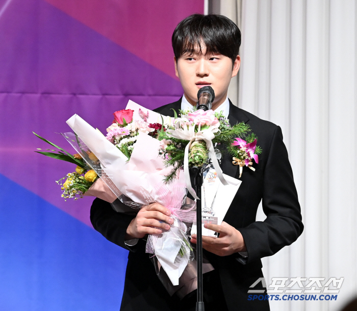 현역 빅리거도, 국내 1선발도 아니다. 두산의 운명, 고작 20세 마무리…